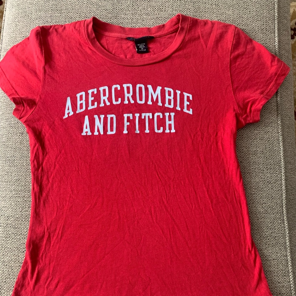Abercrombie & Fitch Red Blondie 10 women’s T-shirt Size Medium